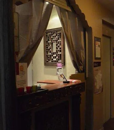 Hotel De La Gare 2*
