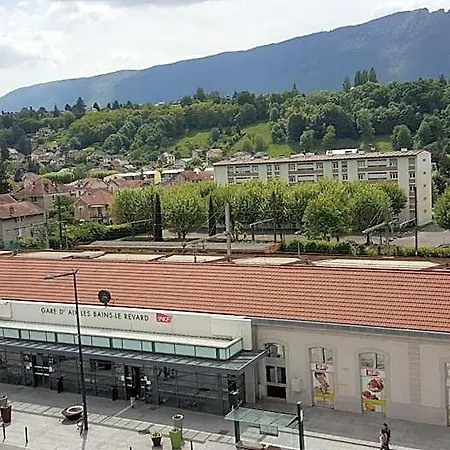 De La Gare 2*